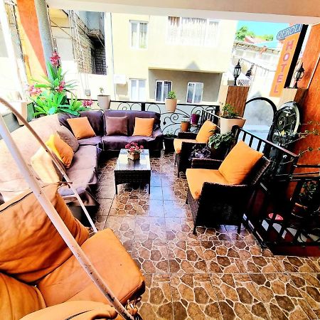 Qeroli Old Town Hotel Tbilisi Buitenkant foto