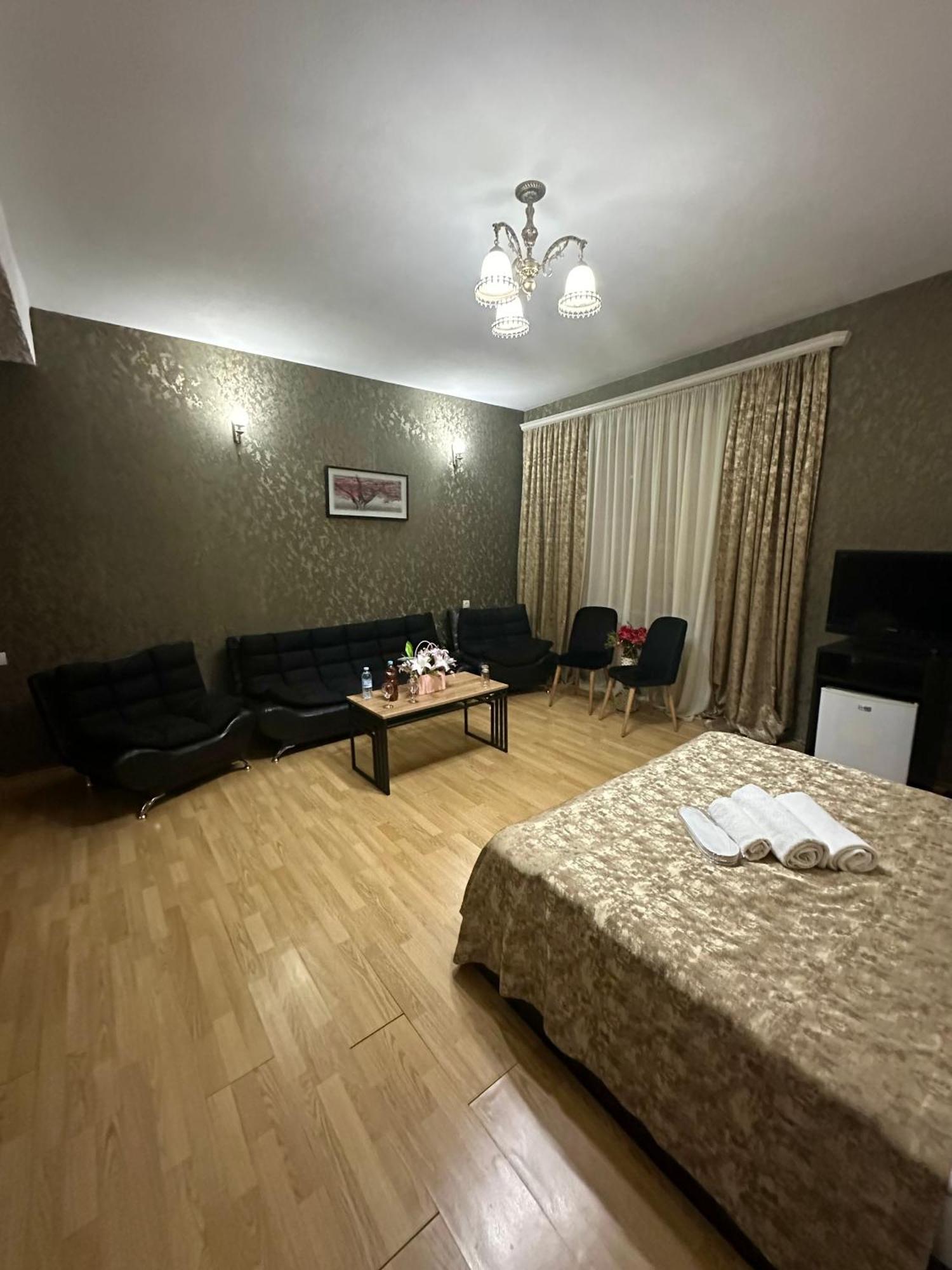 Qeroli Old Town Hotel Tbilisi Buitenkant foto